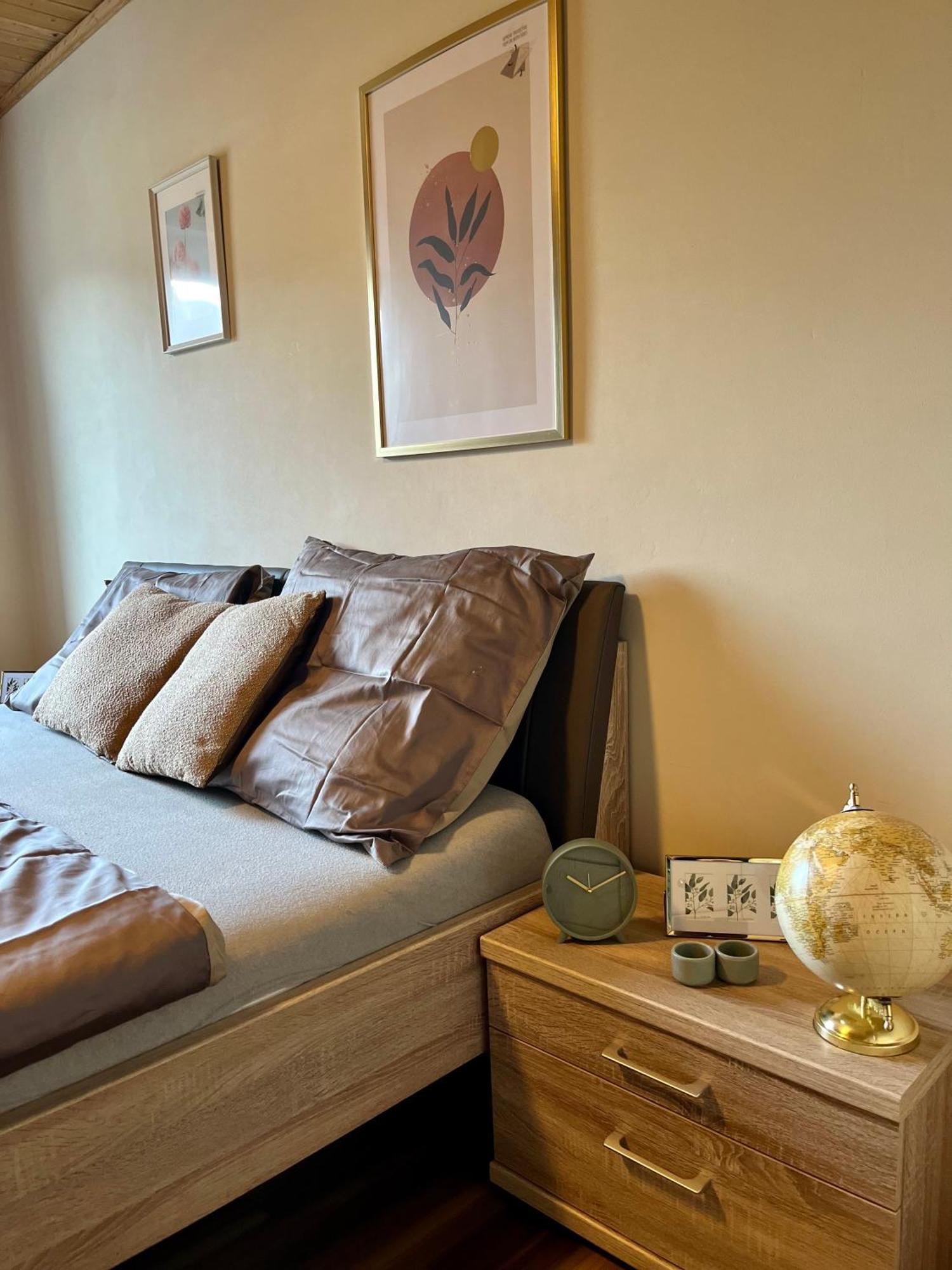 Gemuetliche Wohnung/ Cozy Apartment Niklasdorf Luaran gambar
